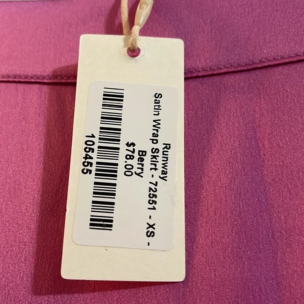 Pink wrap skirt - Picture 3 of 3